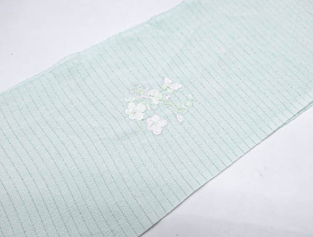 リサイクル　和装小物　半衿　夏物　絽　刺繍　花柄　